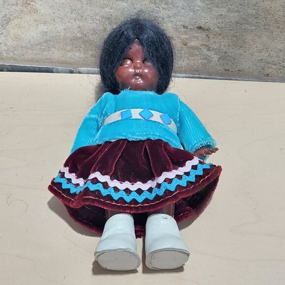 Carlson Navaho Princess Collector Doll - Picture 4 of 14